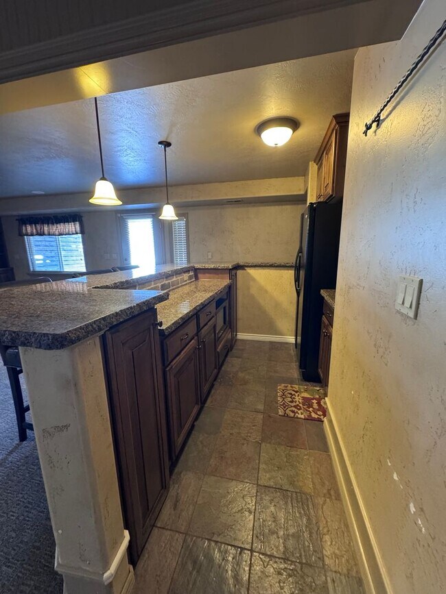 Building Photo - Beautiful Draper Home for Rent!