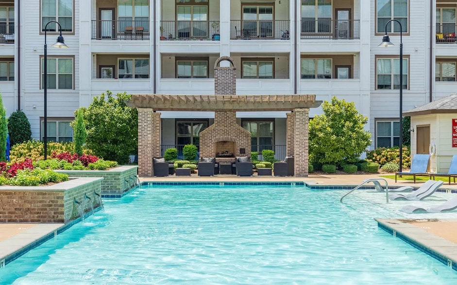 Building Photo - 1200 Brookwood Dr