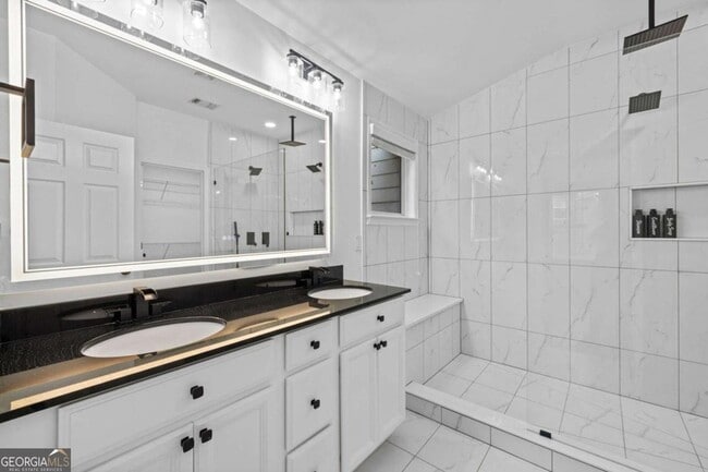 Building Photo - 4228 Laurel Creek Ct SE