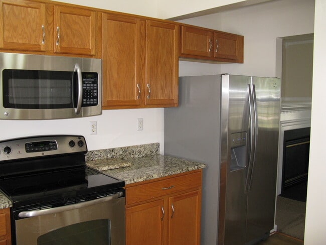 Building Photo - 7809 Silktree Pl