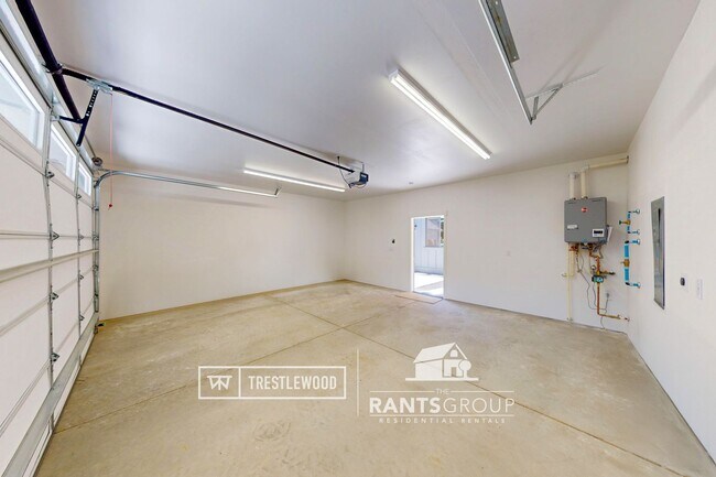 Building Photo - Brand New! Modern Home in Trestlewood – Wh...