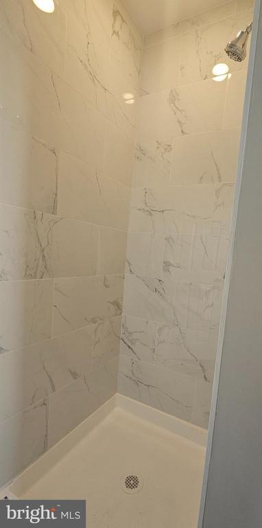 Building Photo - 3034 Arunah Ave