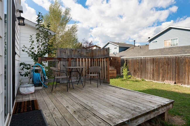 Building Photo - 3407 Laredo Dr