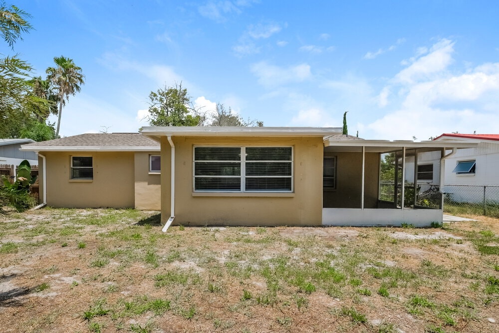 Building Photo - 1327 Dartmouth Dr
