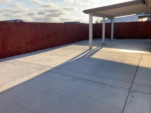 Building Photo - 7561 Skyline Dr