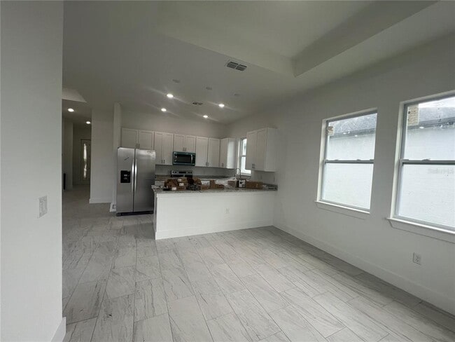 Building Photo - 187 Sesame Rd E