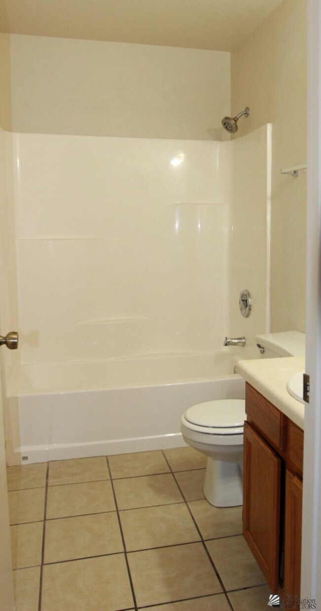 Building Photo - 4563 W 18th Ln