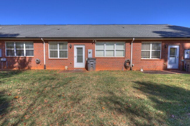 Building Photo - 6260 Alyssum Pl