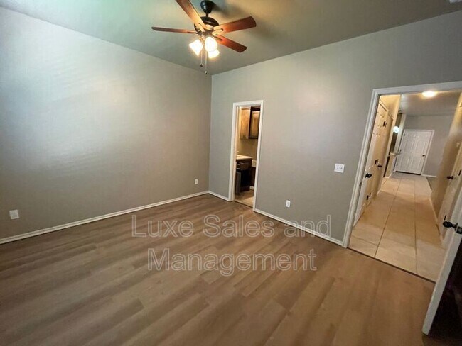 Building Photo - 1317 Garden Gate Dr