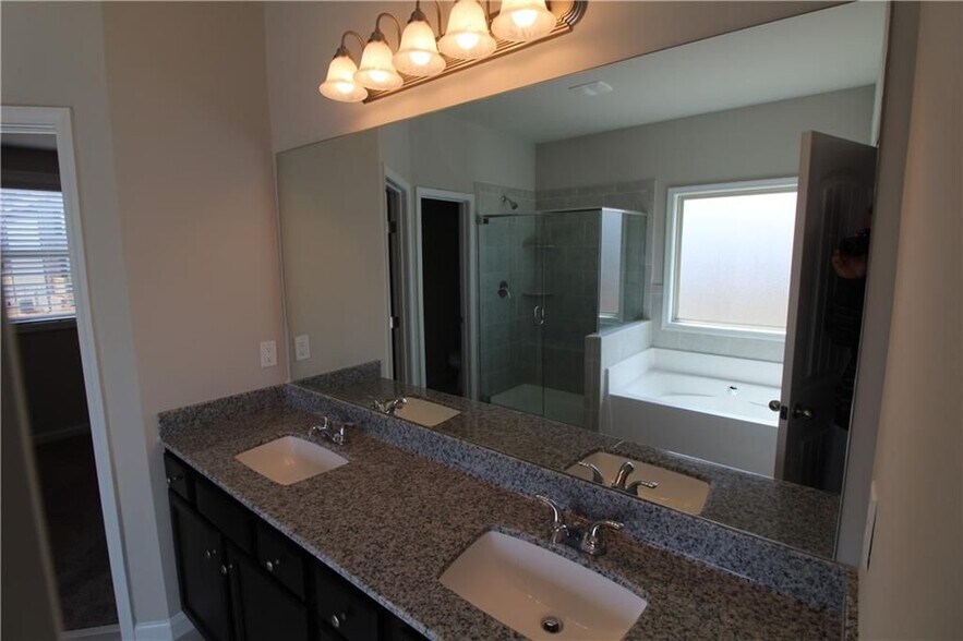 Building Photo - 5729 Shore Isle Ct