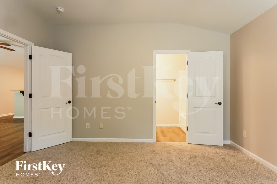 Building Photo - 321 Reed Way