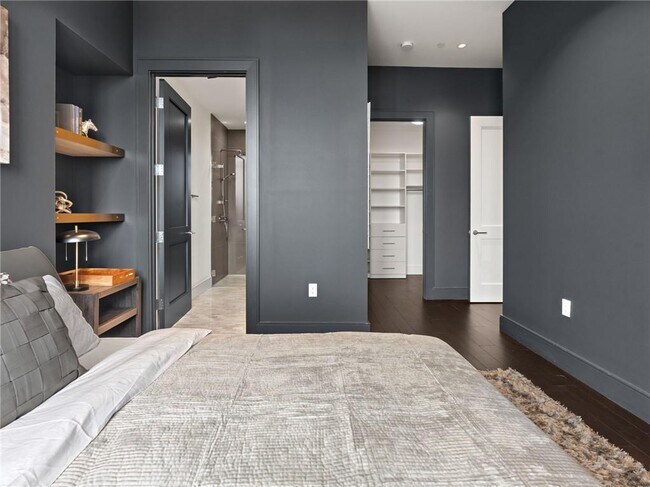 Building Photo - 3376 Peachtree Rd NE