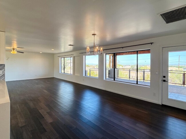 Building Photo - 1750 W Pearce Rd