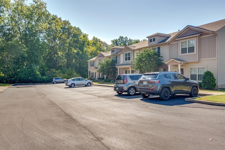 Building Photo - 735 Tulip Grove Rd