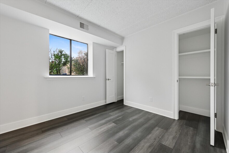 Building Photo - 40 Le Forge Ct