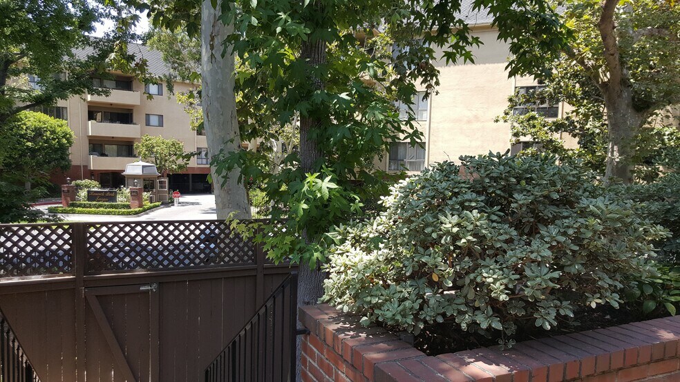View to Street (From front door) - 638 Wilcox Ave