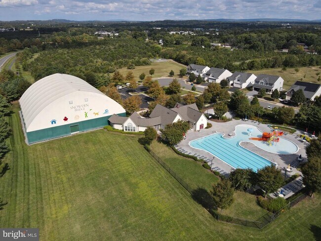 Building Photo - 127 Fading Star Ct