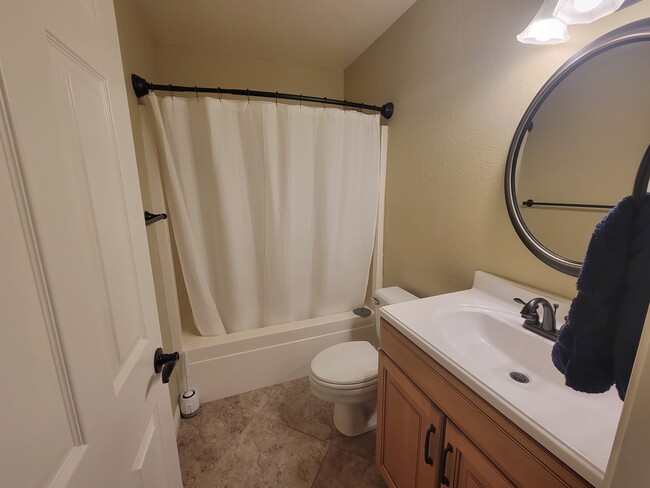 Building Photo - 4318 E Milton Dr