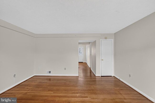 Building Photo - 2931 Sunset Ln