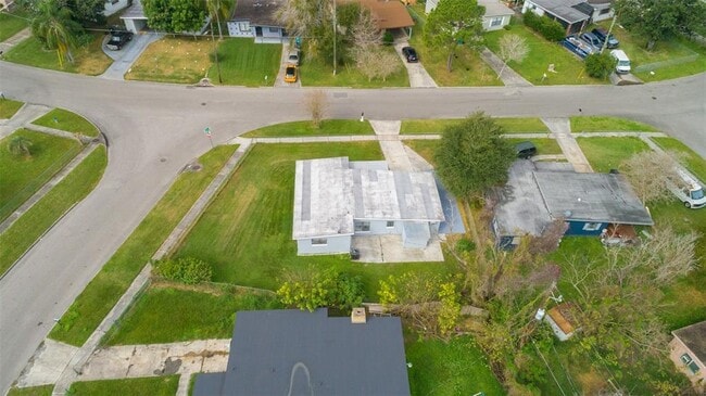 Building Photo - 1213 Lawne Blvd