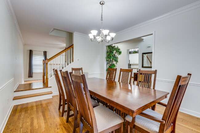 Building Photo - Spacious Spring Hill Rental in Sought-Afte...