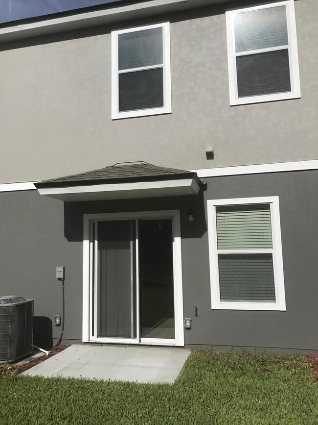 Building Photo - 389 Servia Dr