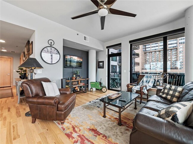 Building Photo - 740 Portland Ave