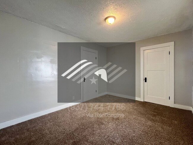 Building Photo - 1023 Clover St