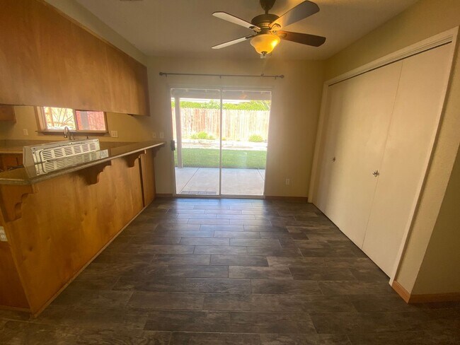 Building Photo - 1275 Peterson Ranch Rd