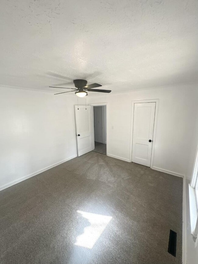 Building Photo - 138 Busha St