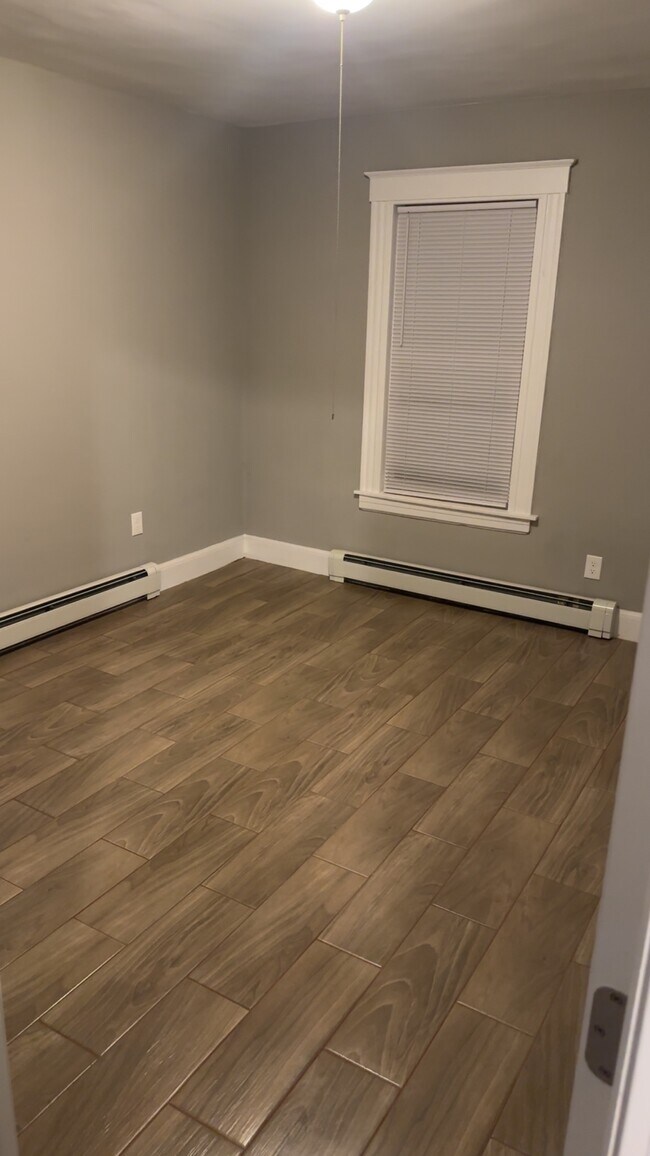 Building Photo - 64 Maplewood Ave