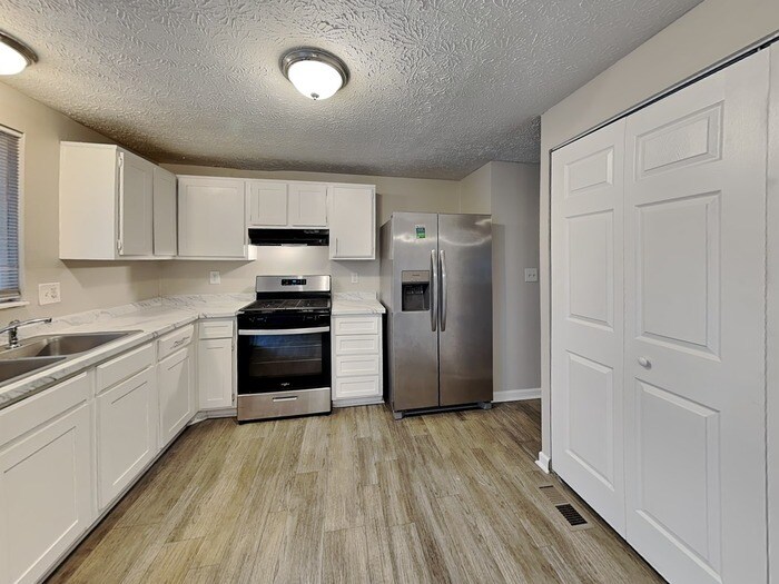 Building Photo - 1383 Muirfield Dr
