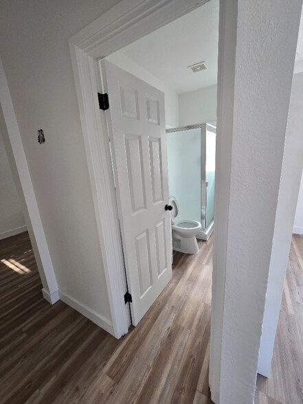 Building Photo - 7160 N Maroa Ave