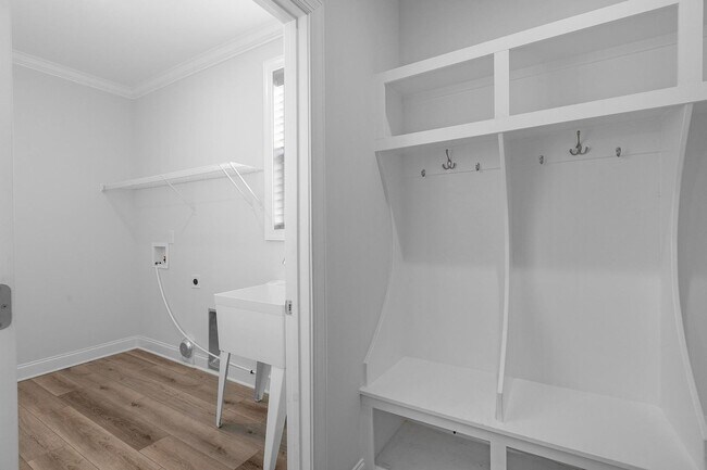Building Photo - Dream Home in Hampstead!
