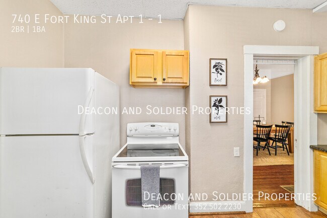 Building Photo - 740 E Fort King St