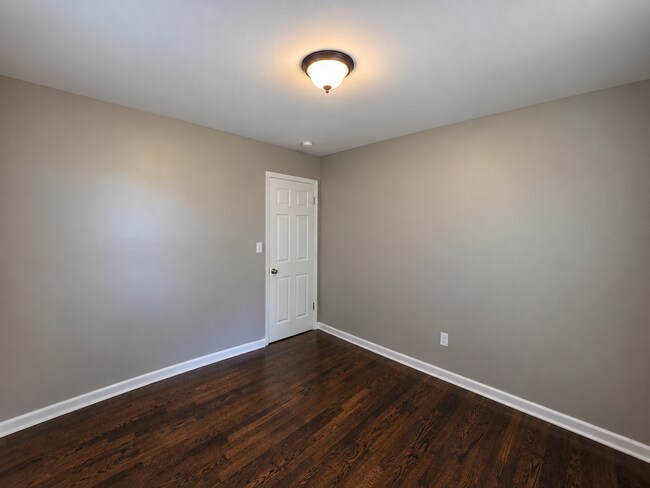 Building Photo - 6912 Laurel Ave