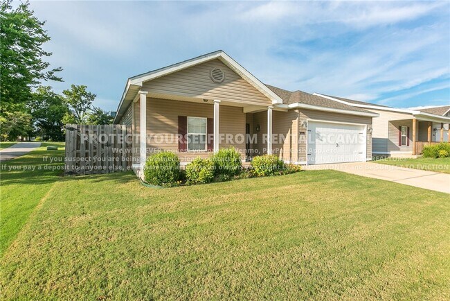 Building Photo - 4400 W Serviceberry Dr