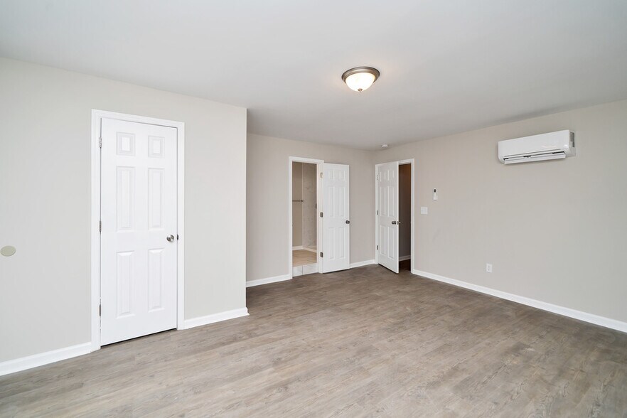 Building Photo - 6016 New Castle Rd