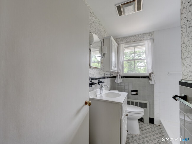 Building Photo - 36 Westview Terrace