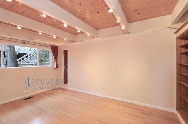 Building Photo - Four Bedroom Montclair Home with Forest Views