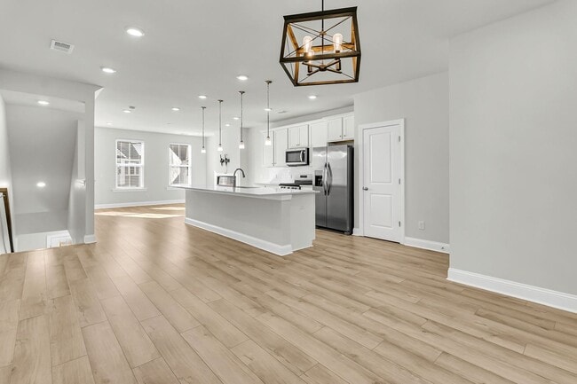 Building Photo - Gorgeous 3-Story Townhome in Park Circle | 3BR + Flex Space + Garage