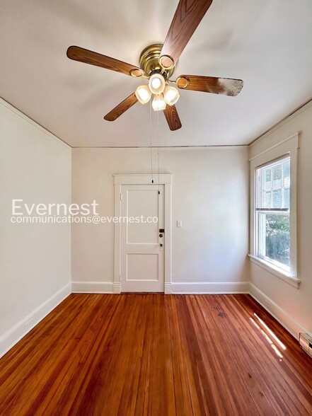 Building Photo - 3114 Barton Ave