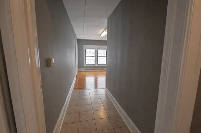 Building Photo - 2 Raymond Ave