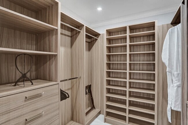 Building Photo - 1000 Diplomat Pkwy