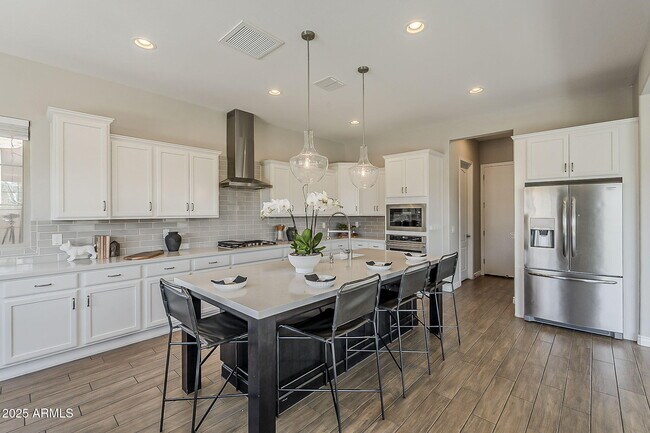 Building Photo - 3310 E Los Gatos Dr