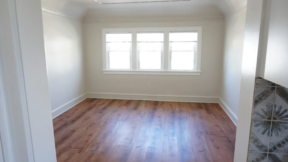 Living Room - 324 N 70th St