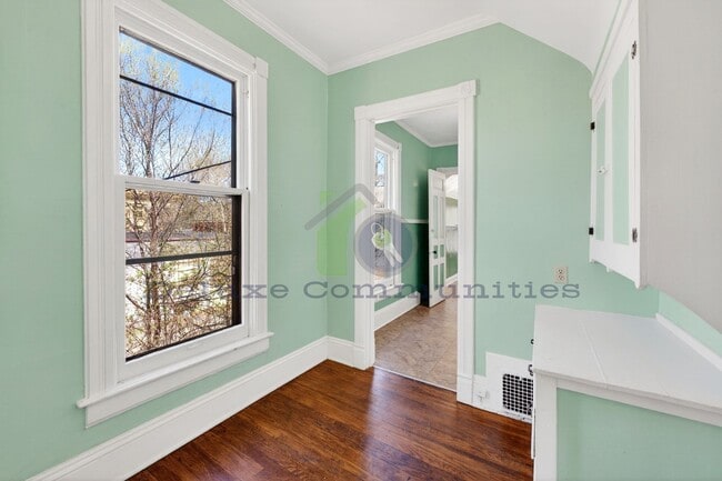 Building Photo - 410 Eastern Ave SE