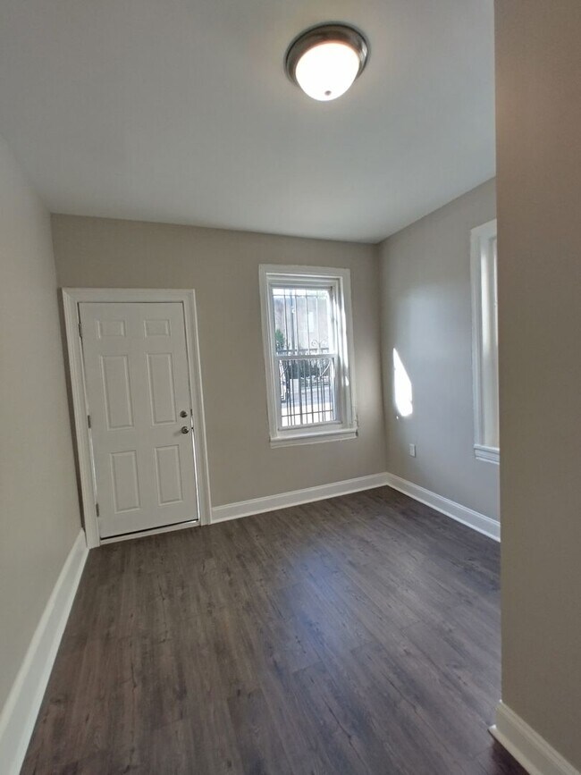 Building Photo - Spacious West Philly Home