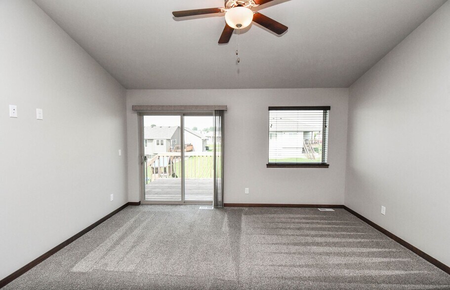 Building Photo - 1114 N Brennan Ct