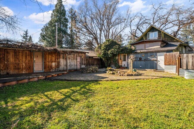 Building Photo - 248 Walker Ave